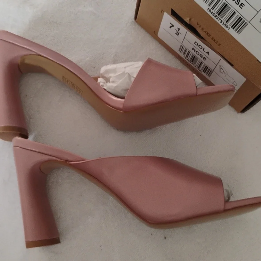 Journee Collection Dola Rose Open-Toe Slide Sandals - Rose - Picture 4 of 7